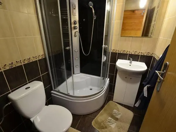 Simonka Z Jacuzzi زافوية