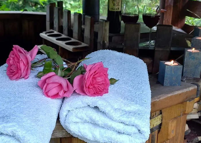 Simonka Z Jacuzzi شقة *